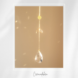 Attrape-soleil artisanal « Butterfly » – Cristal épuré et ailes dorées